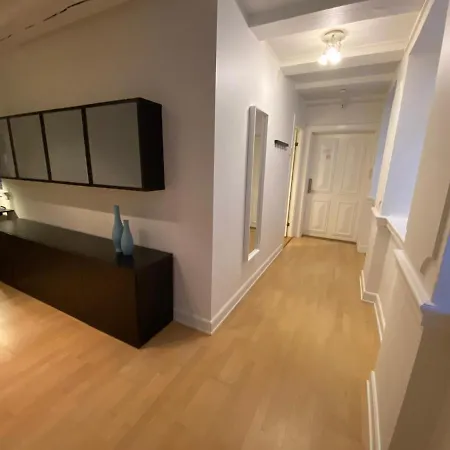 Charming 2-bedroom In The Heart Of